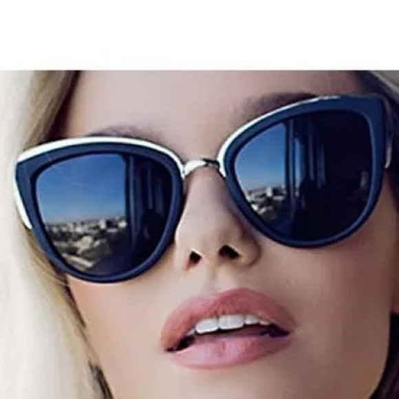 QUAY Australia “My Girl” Sunglasses – Black (NWT)